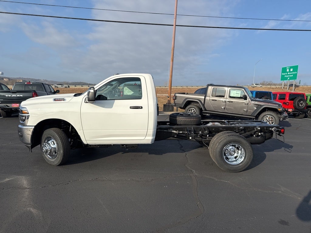 2026 RAM Ram 3500 Chassis Cab RAM 3500 TRADESMAN CHASSIS REGULAR CAB 4X4 60' CA