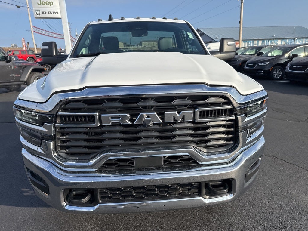 2026 RAM Ram 3500 Chassis Cab RAM 3500 TRADESMAN CHASSIS REGULAR CAB 4X4 60' CA