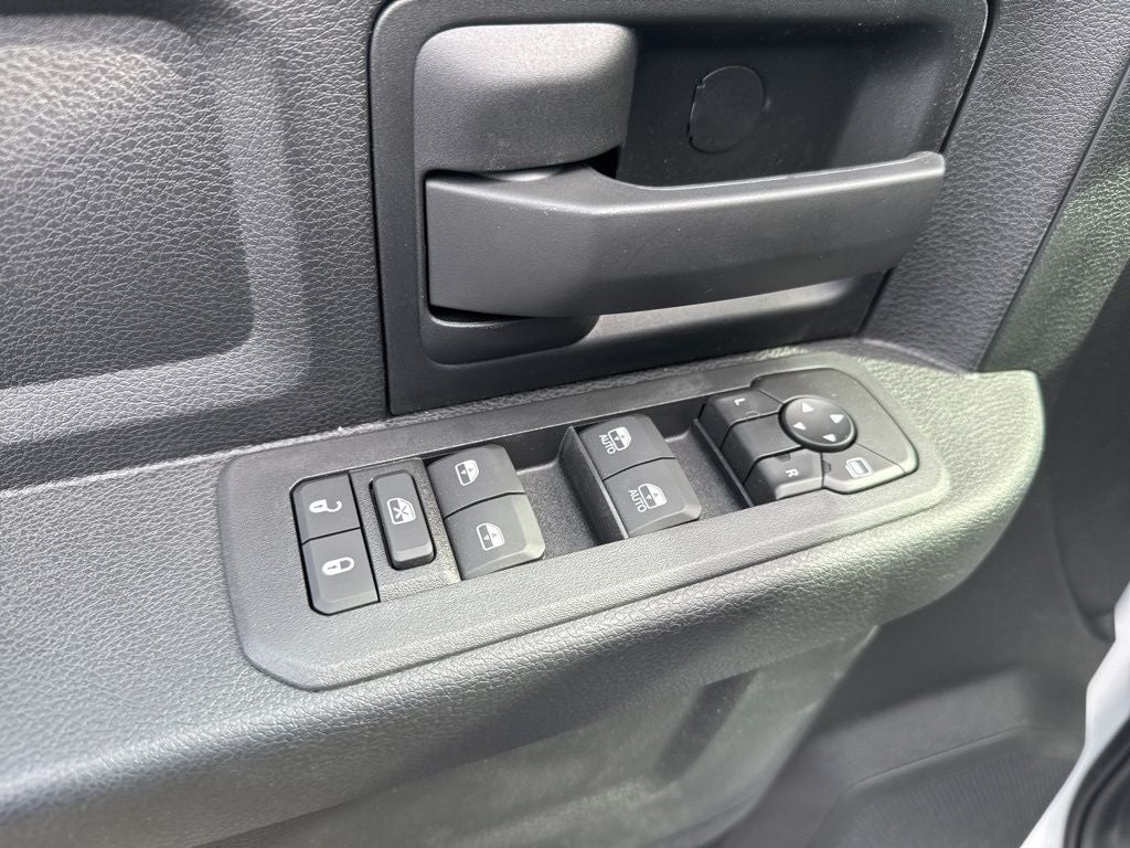 2026 RAM Ram 3500 Chassis Cab RAM 3500 TRADESMAN CREW CAB CHASSIS 4X4 60' CA
