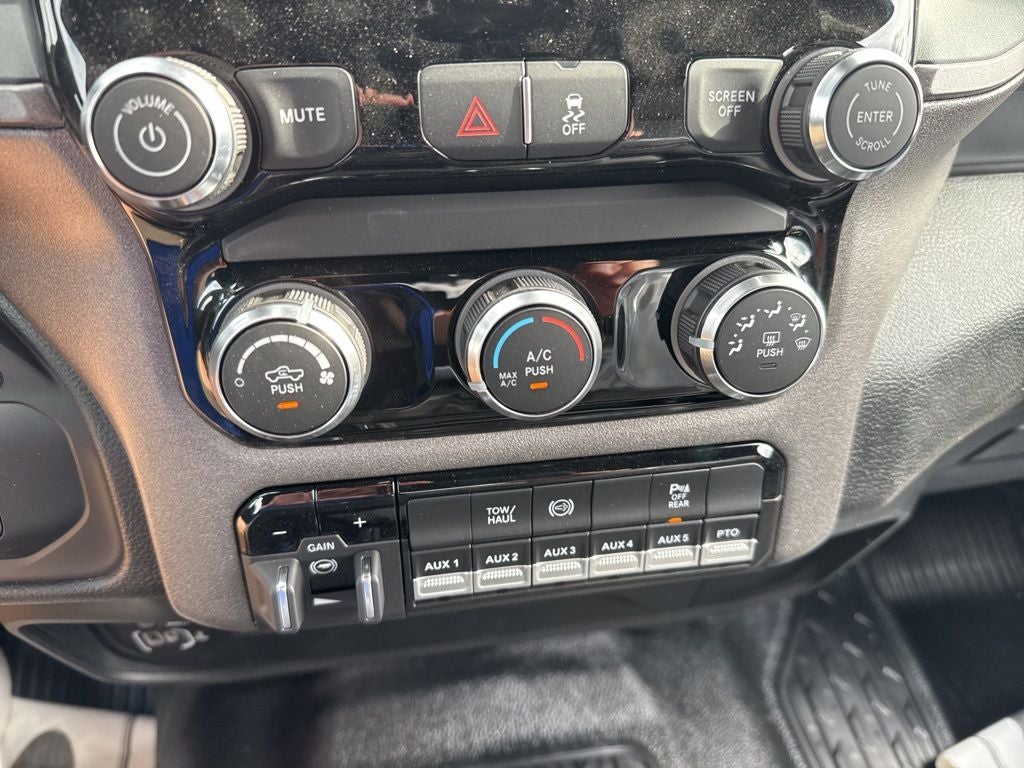 2026 RAM Ram 3500 Chassis Cab RAM 3500 TRADESMAN CREW CAB CHASSIS 4X4 60' CA