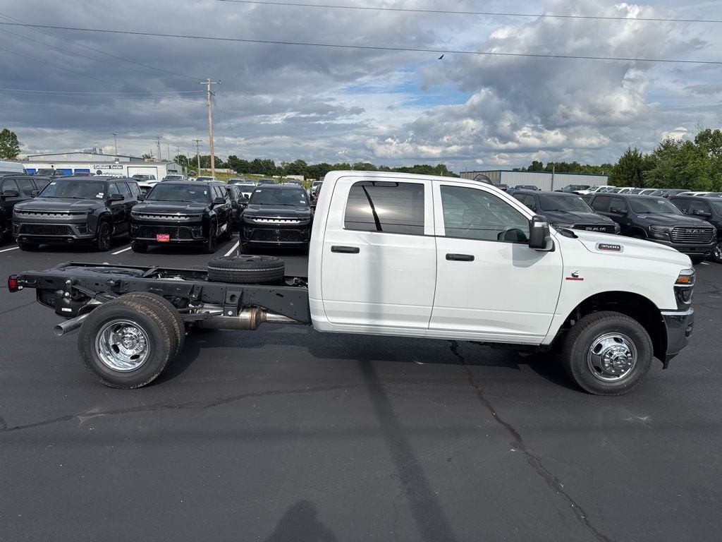2026 RAM Ram 3500 Chassis Cab RAM 3500 TRADESMAN CREW CAB CHASSIS 4X4 60' CA