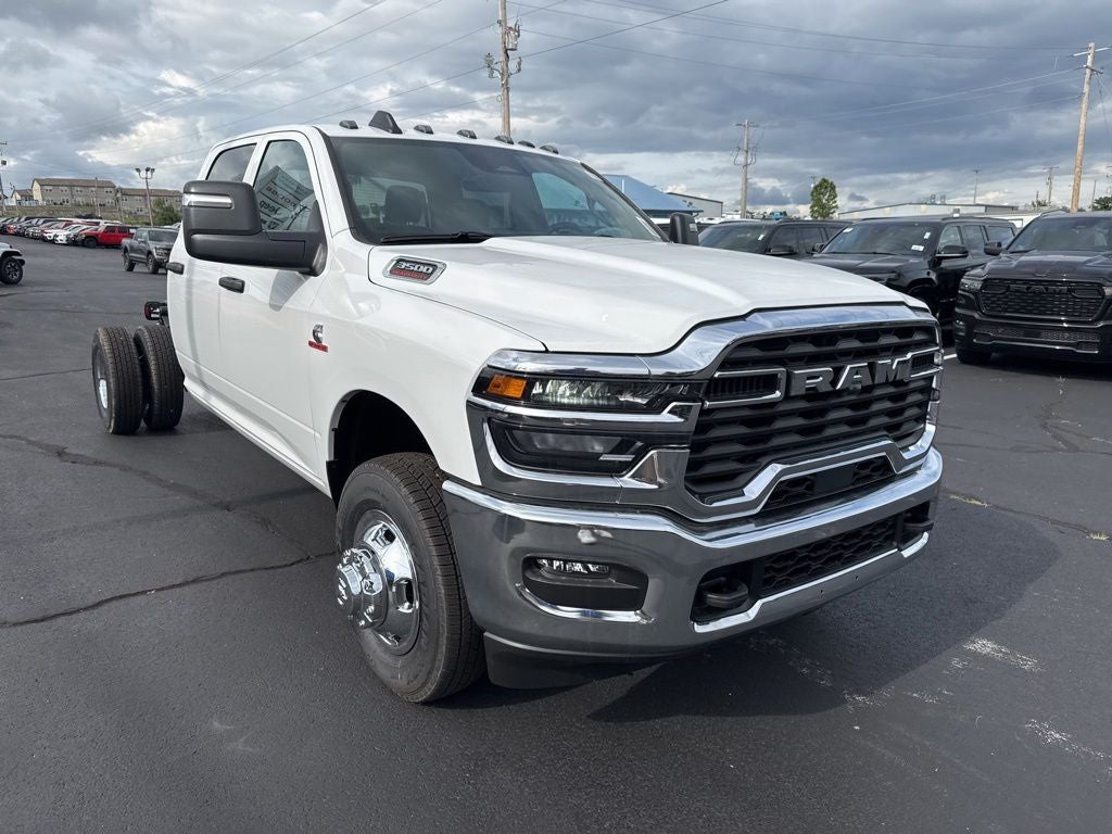 2026 RAM Ram 3500 Chassis Cab RAM 3500 TRADESMAN CREW CAB CHASSIS 4X4 60' CA