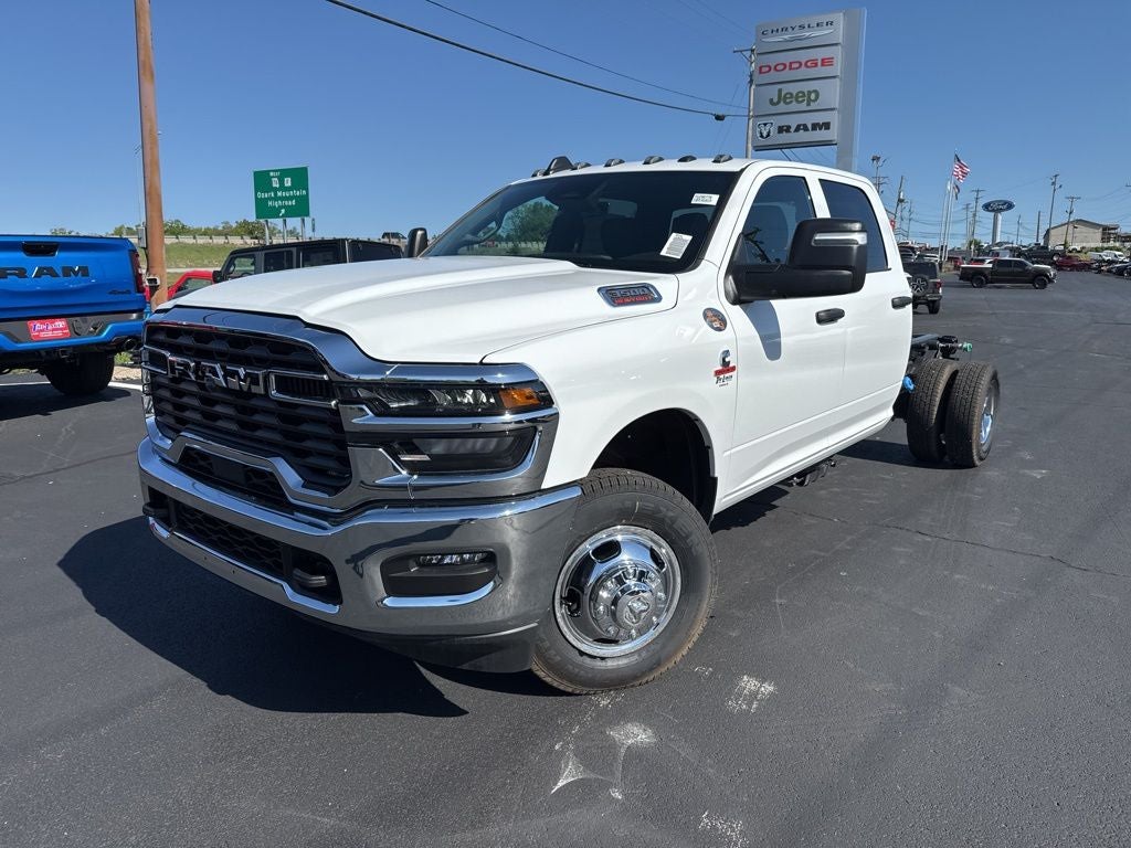 2026 RAM Ram 3500 Chassis Cab RAM 3500 TRADESMAN CREW CAB CHASSIS 4X4 60' CA