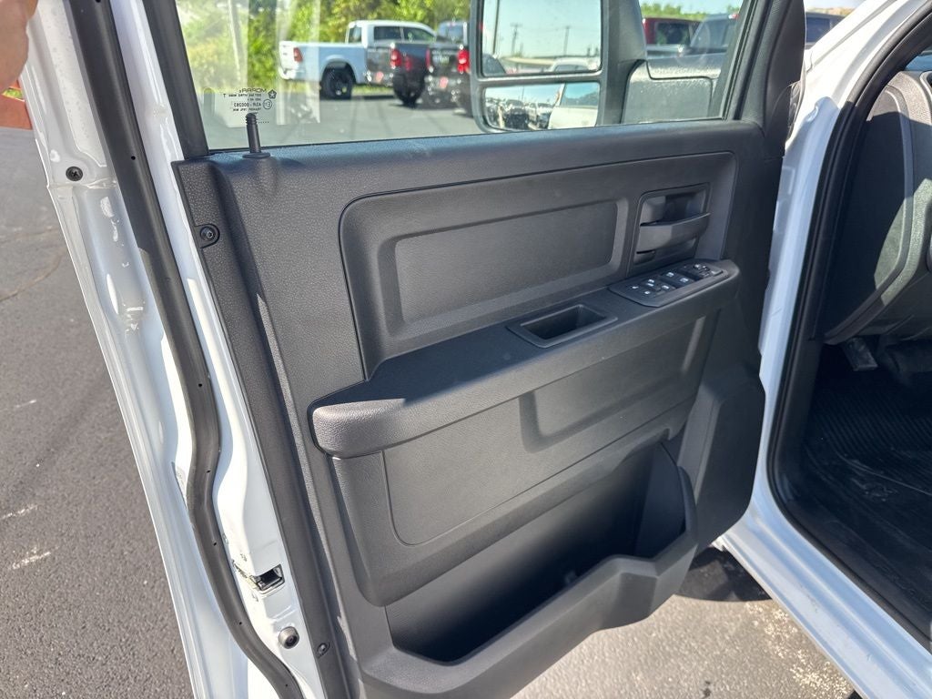 2026 RAM Ram 3500 Chassis Cab RAM 3500 TRADESMAN CREW CAB CHASSIS 4X4 60' CA