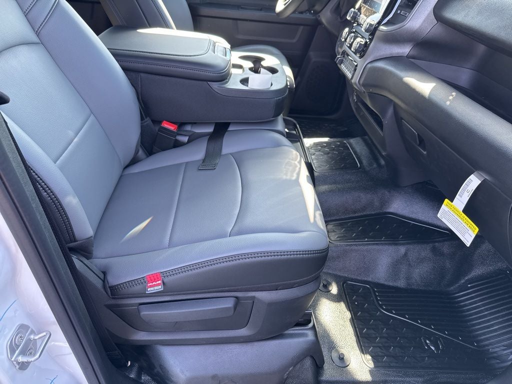 2026 RAM Ram 3500 Chassis Cab RAM 3500 TRADESMAN CREW CAB CHASSIS 4X4 60' CA