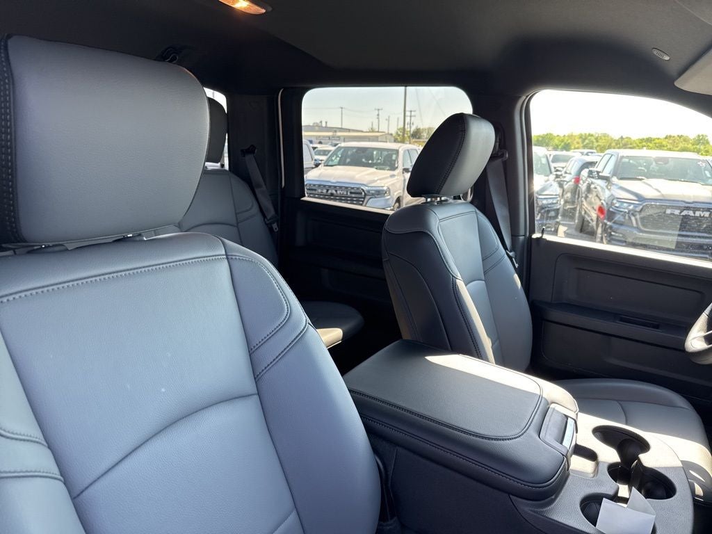 2026 RAM Ram 3500 Chassis Cab RAM 3500 TRADESMAN CREW CAB CHASSIS 4X4 60' CA