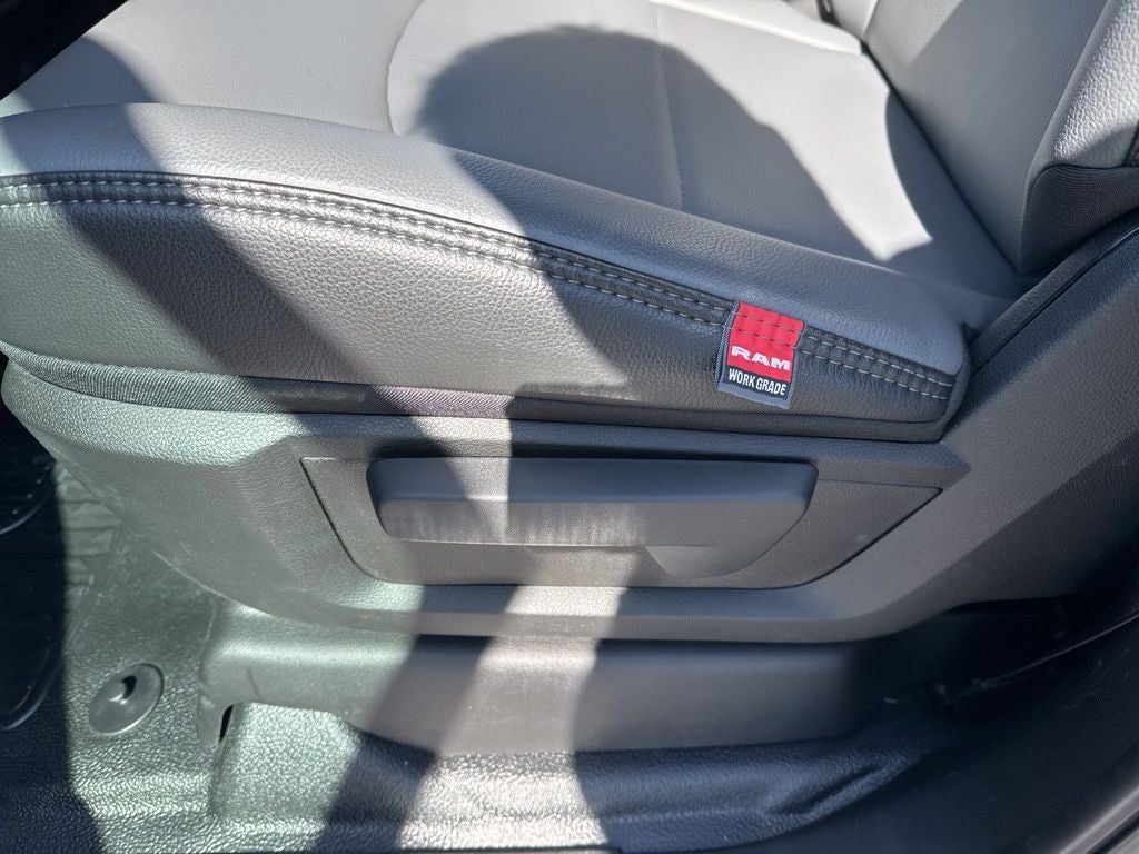 2026 RAM Ram 3500 Chassis Cab RAM 3500 TRADESMAN CREW CAB CHASSIS 4X4 60' CA