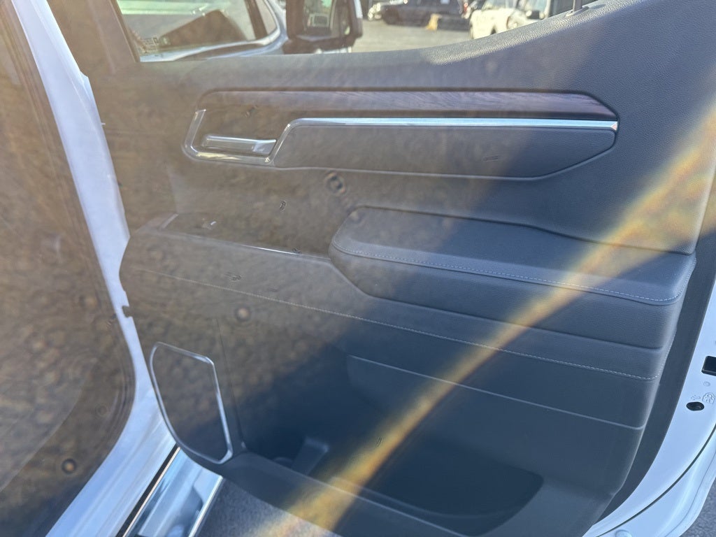 2025 GMC Sierra 1500 4WD Crew Cab Short Box SLT