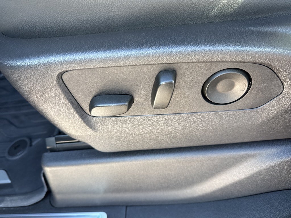 2025 GMC Sierra 1500 4WD Crew Cab Short Box SLT