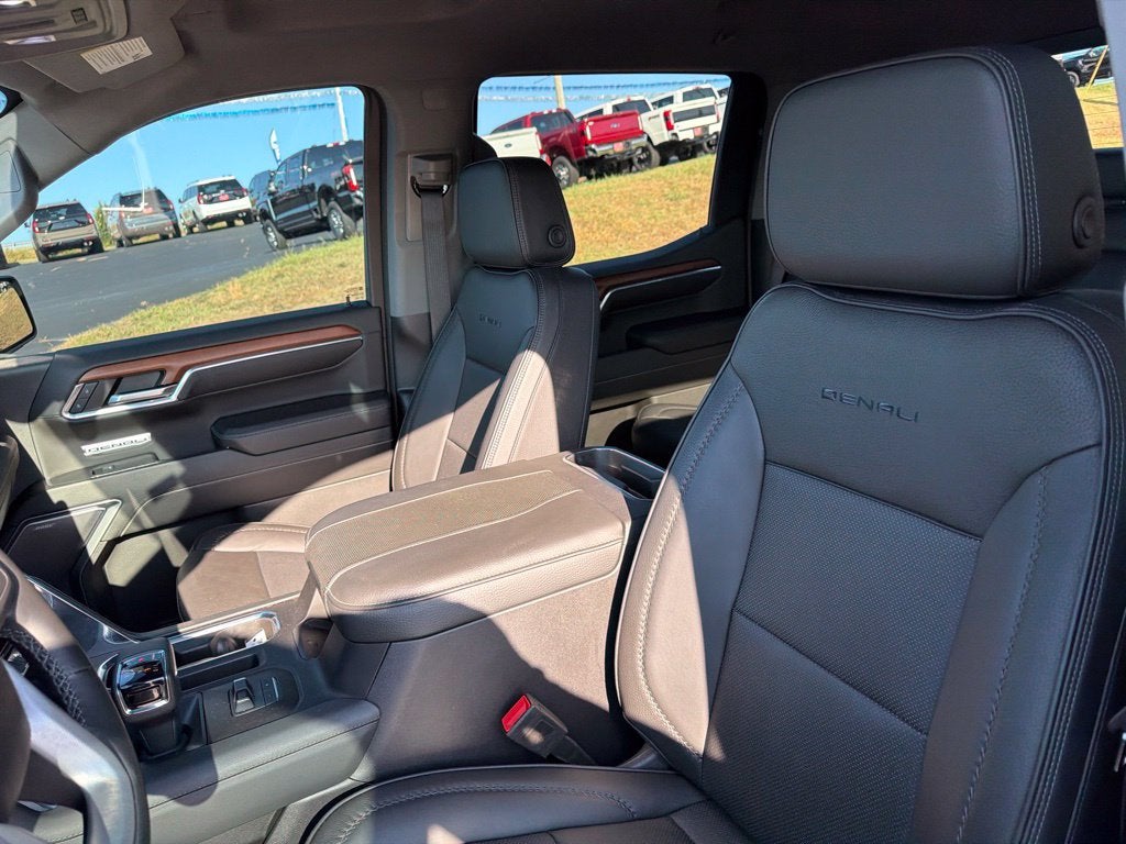 2023 GMC Sierra 1500 4WD Crew Cab Short Box Denali