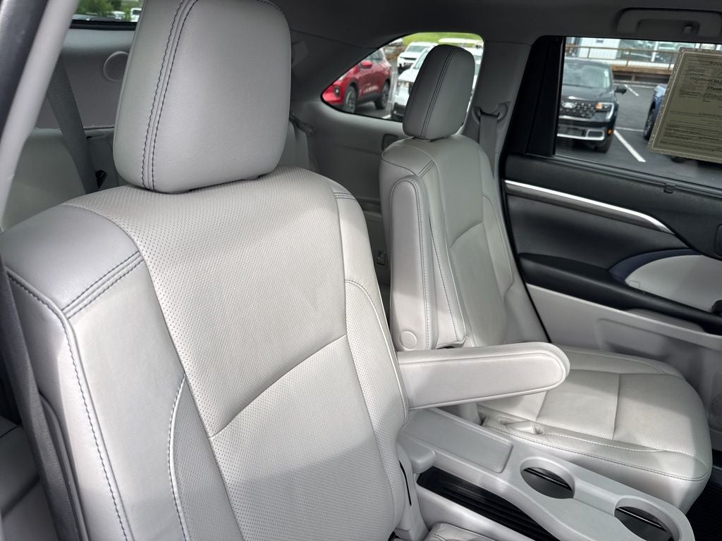 2019 Toyota Highlander Hybrid Limited Platinum