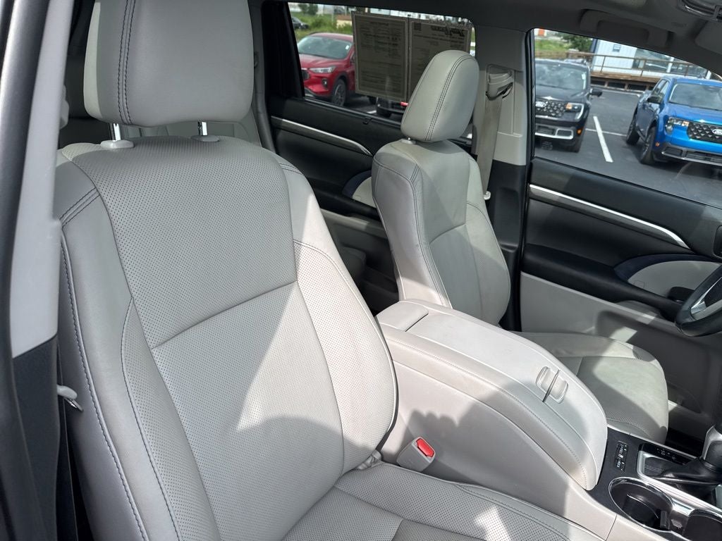 2019 Toyota Highlander Hybrid Limited Platinum
