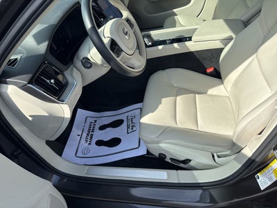 2023 Volvo S60 B5 Plus Dark Theme