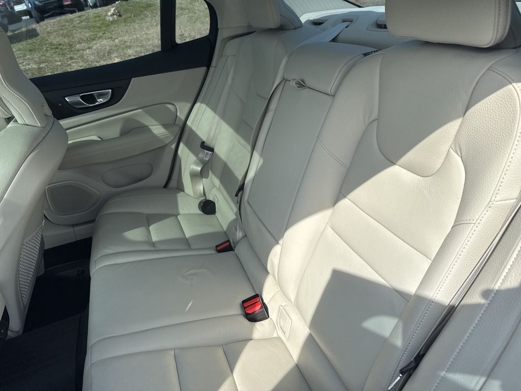 2023 Volvo S60 B5 Plus Dark Theme