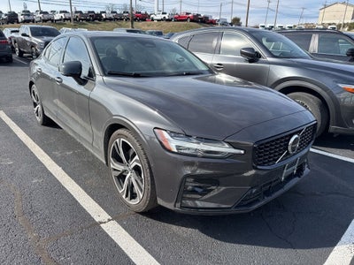 2023 Volvo S60 B5 Plus Dark Theme