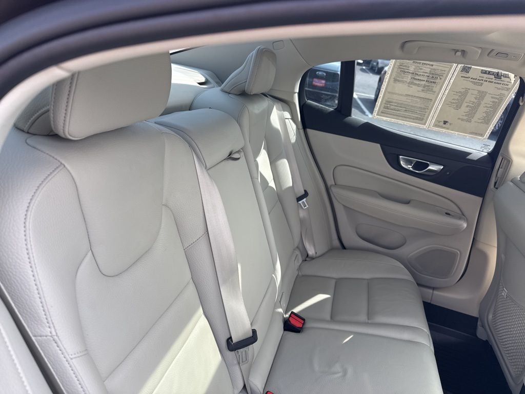 2023 Volvo S60 B5 Plus Dark Theme