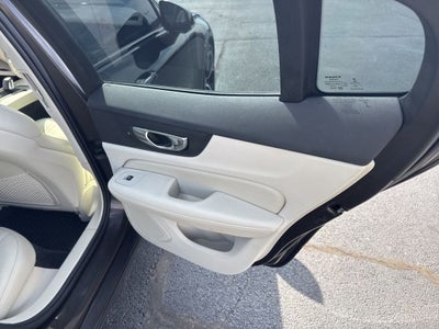 2023 Volvo S60 B5 Plus Dark Theme