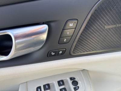 2023 Volvo S60 B5 Plus Dark Theme