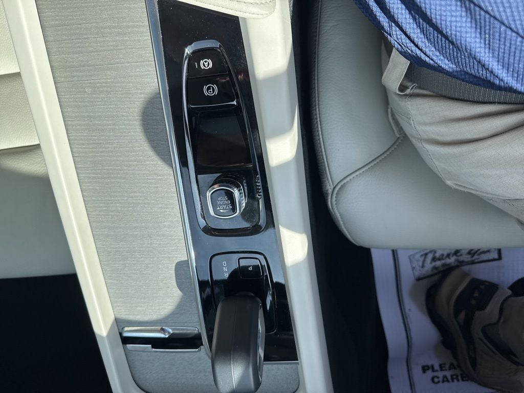 2023 Volvo S60 B5 Plus Dark Theme