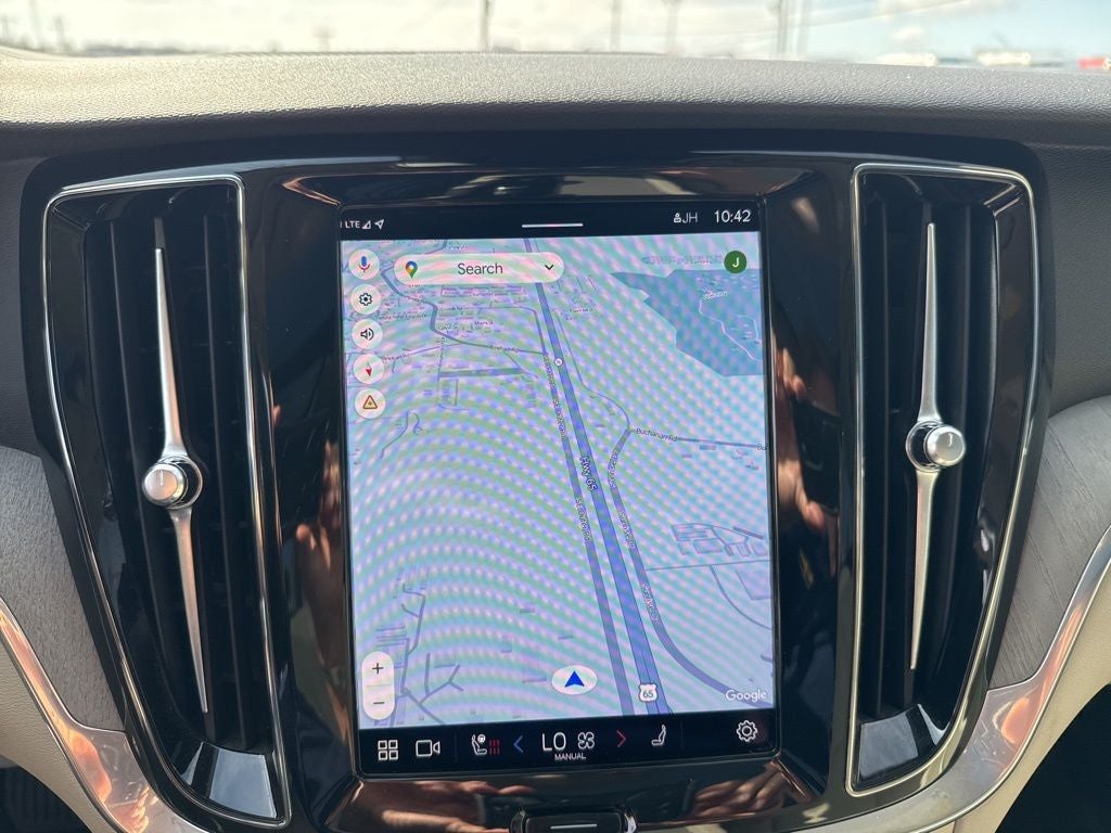 2023 Volvo S60 B5 Plus Dark Theme