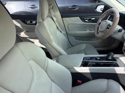 2023 Volvo S60 B5 Plus Dark Theme