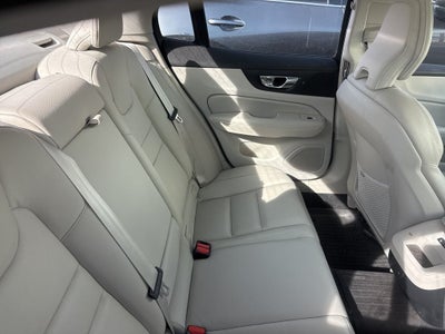 2023 Volvo S60 B5 Plus Dark Theme