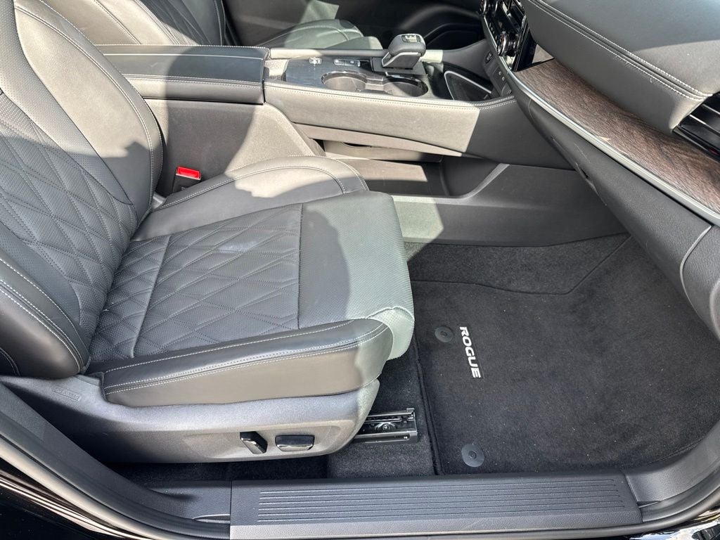 2025 Nissan Rogue Platinum