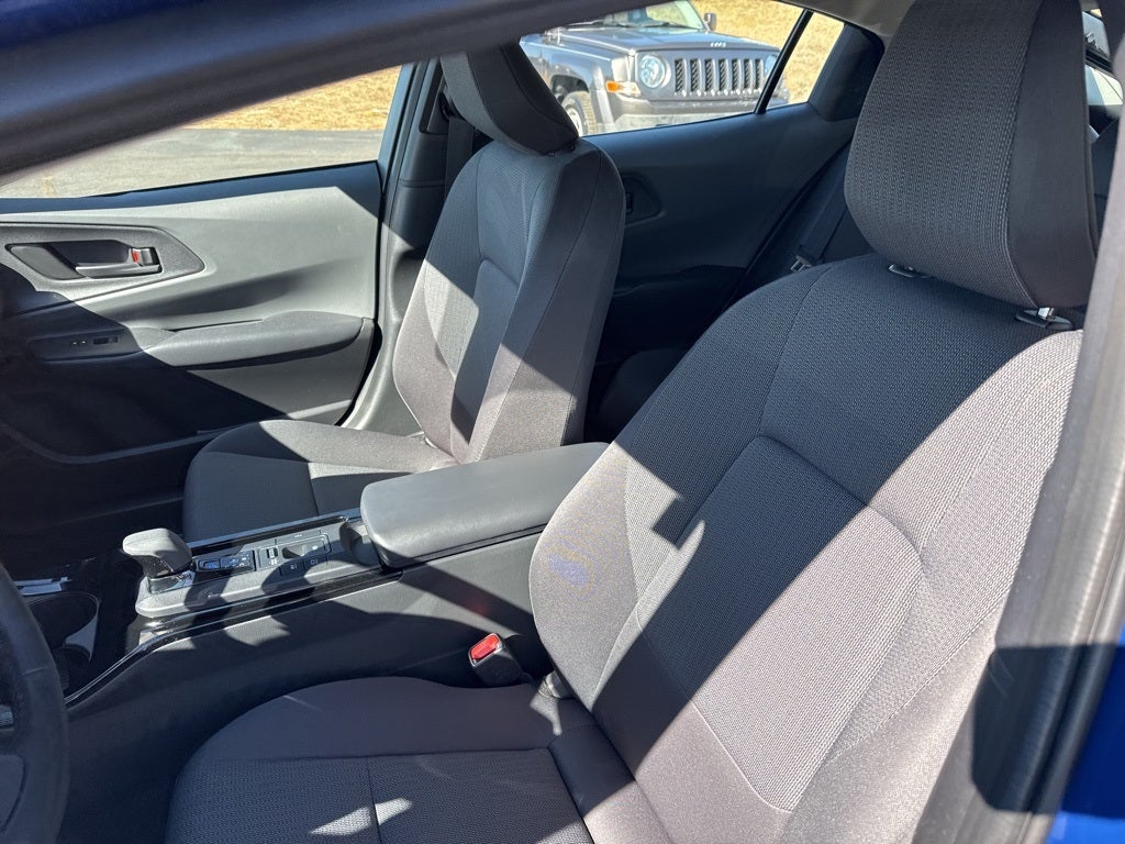 2025 Toyota Prius LE