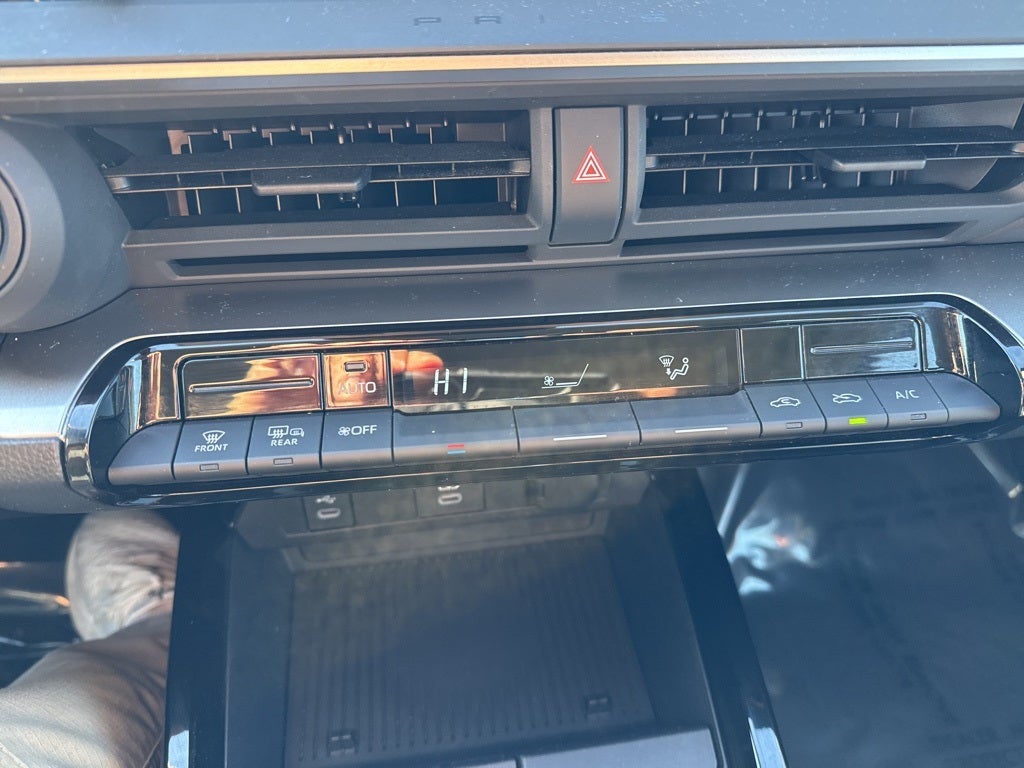 2025 Toyota Prius LE