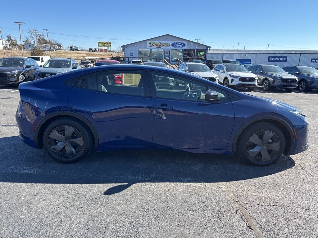 2025 Toyota Prius LE