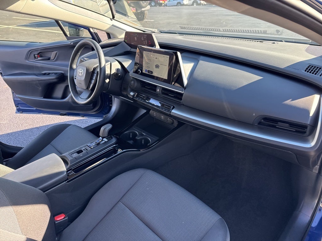 2025 Toyota Prius LE