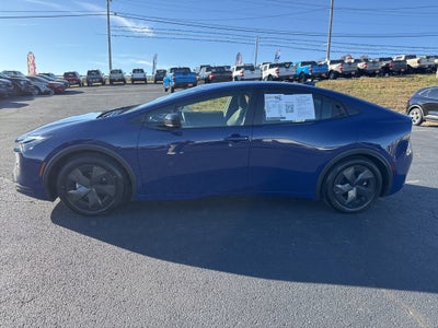 2025 Toyota Prius LE