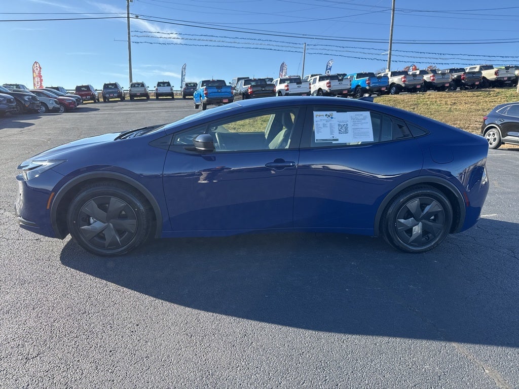 2025 Toyota Prius LE