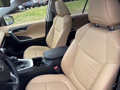 2025 Toyota RAV4 Hybrid XLE Premium