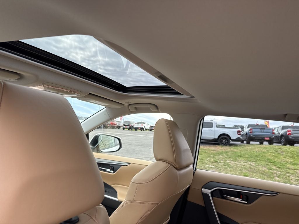 2025 Toyota RAV4 Hybrid XLE Premium