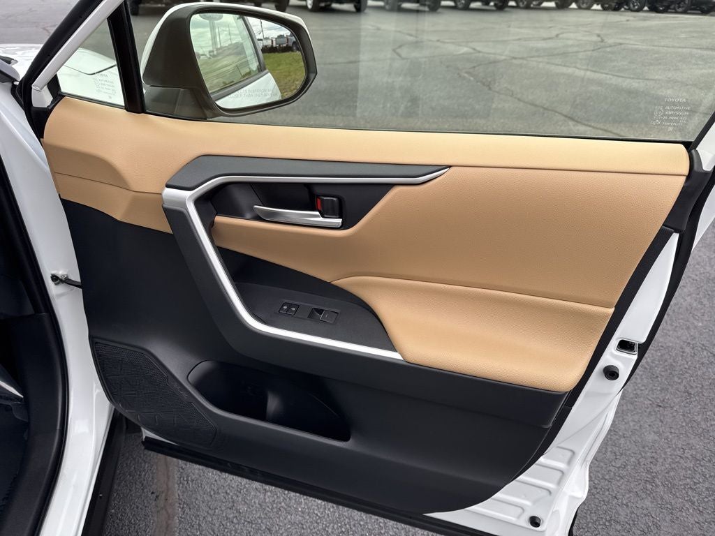 2025 Toyota RAV4 Hybrid XLE Premium