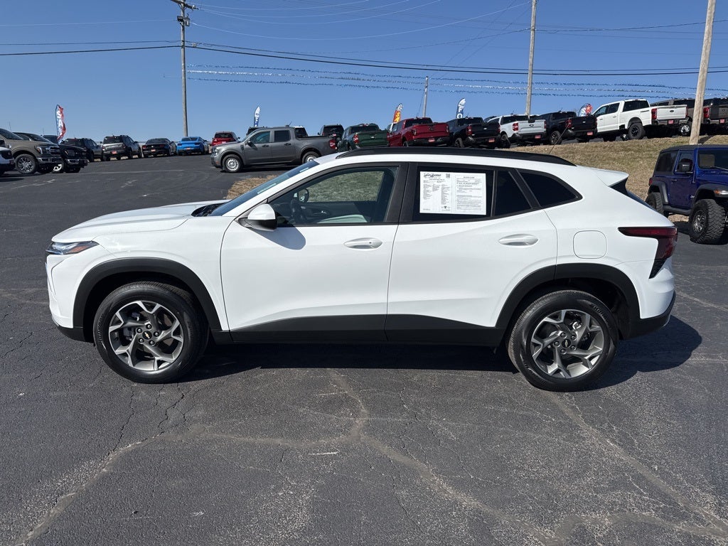 2025 Chevrolet Trax FWD LT