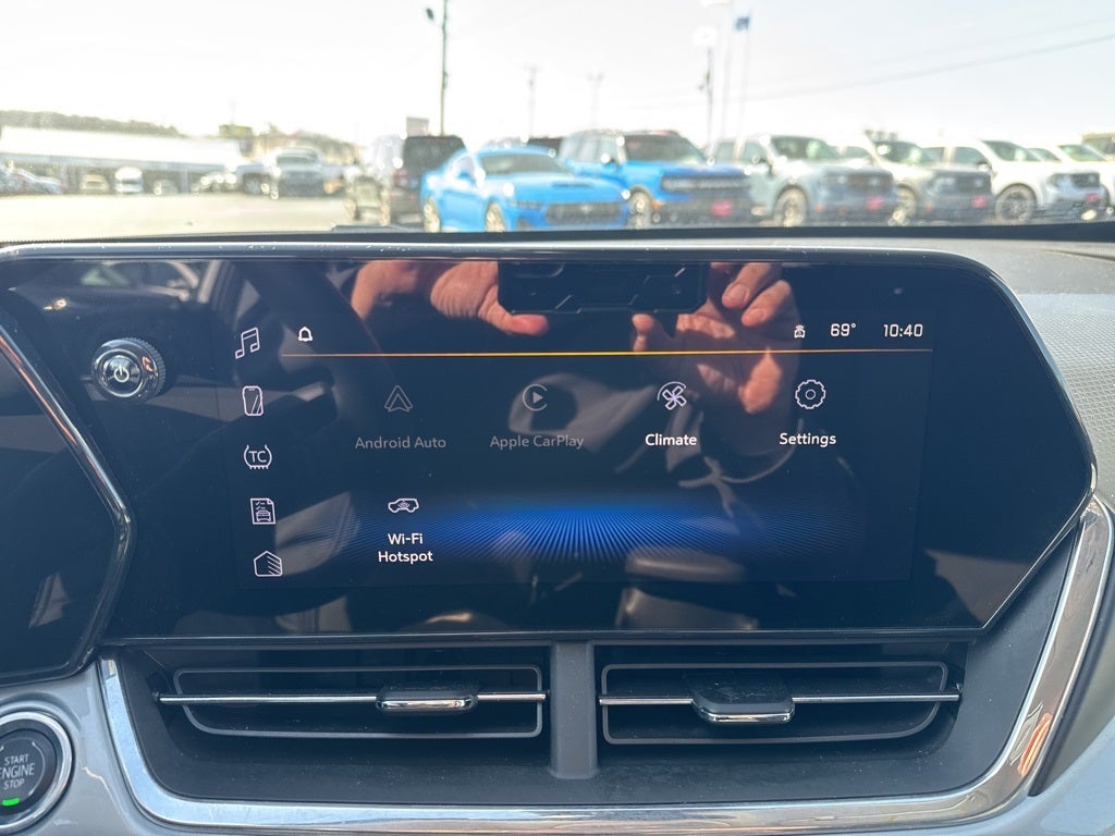 2025 Chevrolet Trax FWD LT