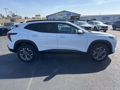 2025 Chevrolet Trax FWD LT