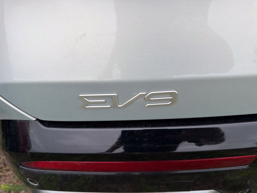2024 Kia EV9 Land